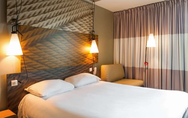 ibis Paris Défense Courbevoie - photo 2