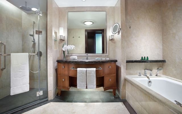 Shangri-La Jakarta Hotel - photo 4