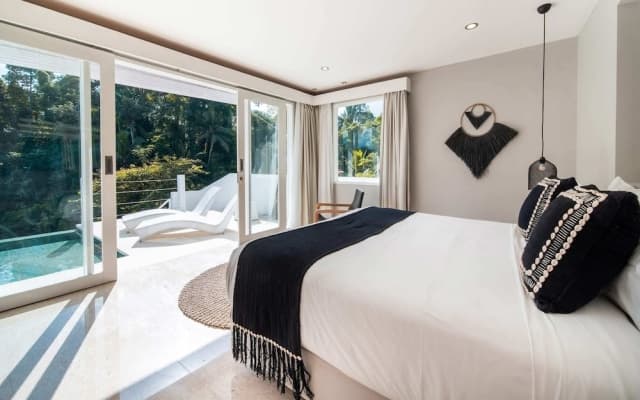 Magical Jungle Villa, 4 BR, Ubud With Staff - photo 3