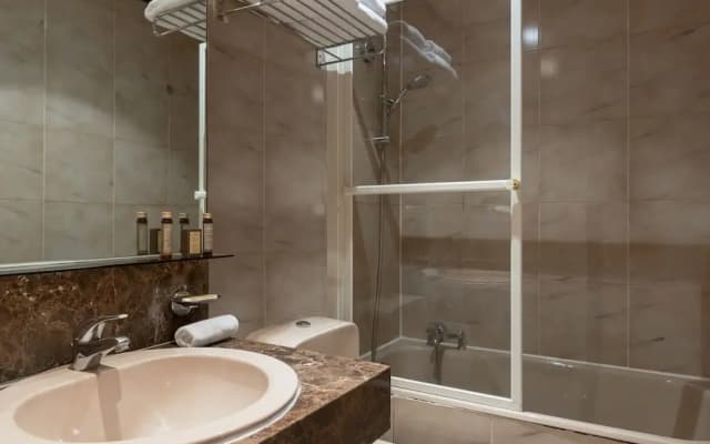 Neuilly Park Hotel - photo 18