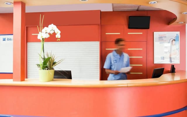ibis budget Paris Porte de Montreuil - photo 2