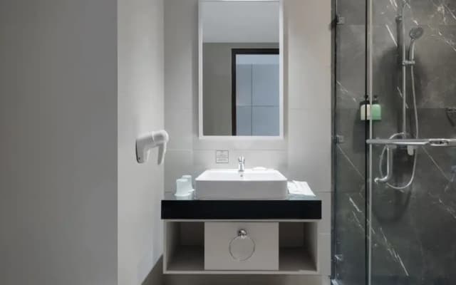 Hotel Santika Premiere Bintaro - photo 2