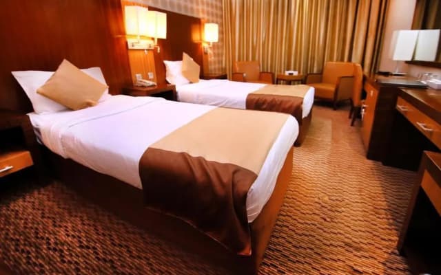 Sun And Sands Downtown Hotel - photo 2