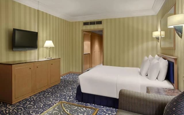 Makkah Hotel - photo 2