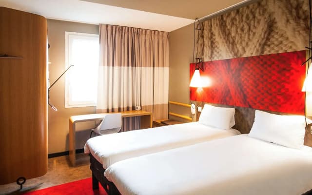 ibis Paris Défense Courbevoie - photo 3
