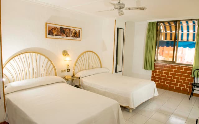 Hotel Atlantico Centro - photo 2