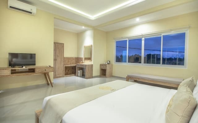 Sujiwa Ubud Hotel & Villa - photo 2