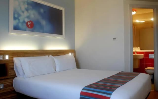 Travelodge Barcelona Poblenou - photo 3
