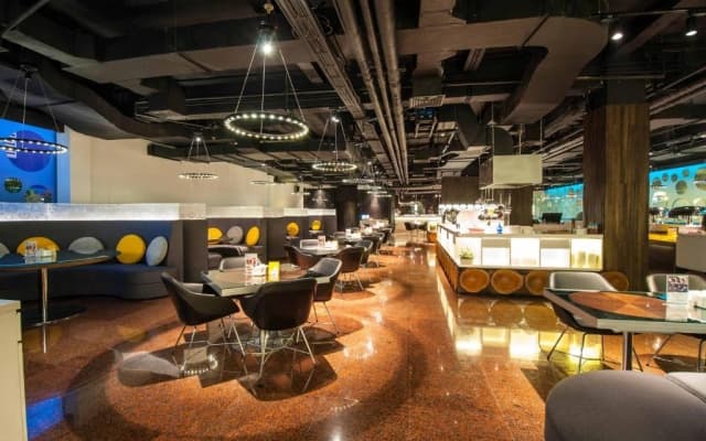 FM7 Resort Hotel - photo 7