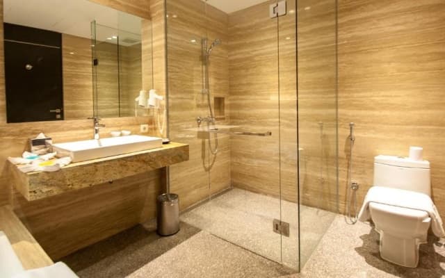 FM7 Resort Hotel - photo 8