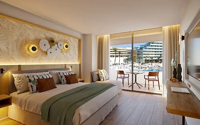 Mediterranean Palace - photo 1
