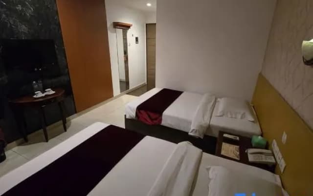 Marilyn Hotel Serpong - photo 8