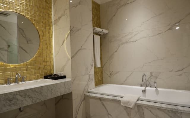 The Grantage Hotel & Sky Lounge - photo 3