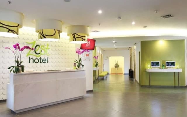 Zest Airport Jakarta by Swiss-Belhotel International - photo 2