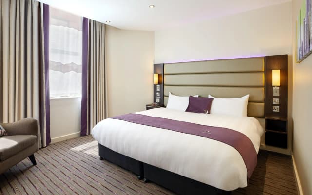 Premier Inn Manchester City Centre West - photo 2