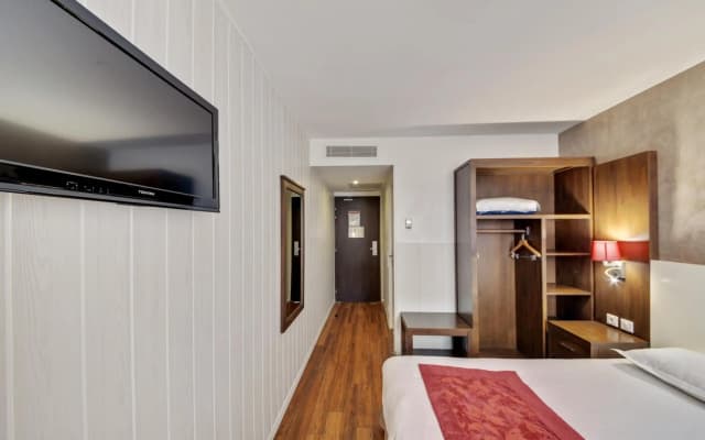 Hotel Paris Pacific - photo 5