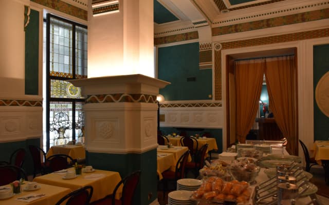 Roma Hotel - photo 1