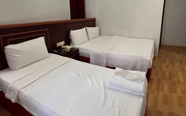 Red White Hotel - photo 2
