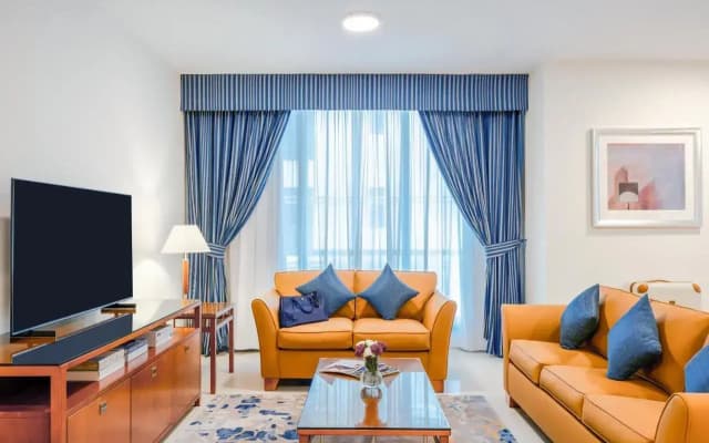 Golden Sands Hotel Apartments - photo 1