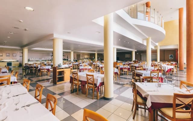 Grand Muthu Golf Plaza Hotel & Spa - photo 2