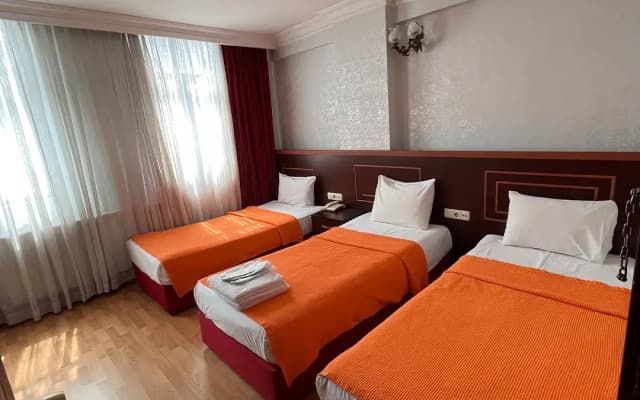 Red White Hotel - photo 4