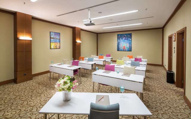 Midtown Hotel - photo 1