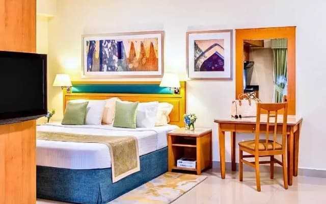 Golden Sands Hotel Apartments - photo 2