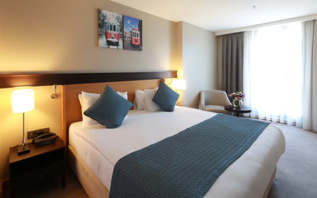 Port Bosphorus Hotel - photo 2