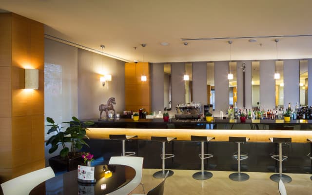 Midtown Hotel - photo 3