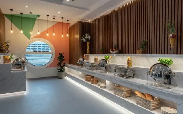 Leva Mazaya Centre Dubai Hotel - photo 1