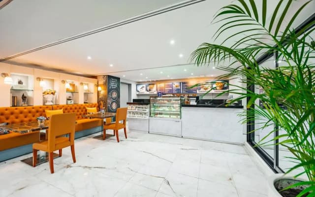 Golden Sands Hotel Apartments - photo 3