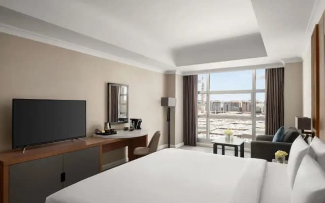 Anwar Al Madinah Mövenpick Hotel - photo 9