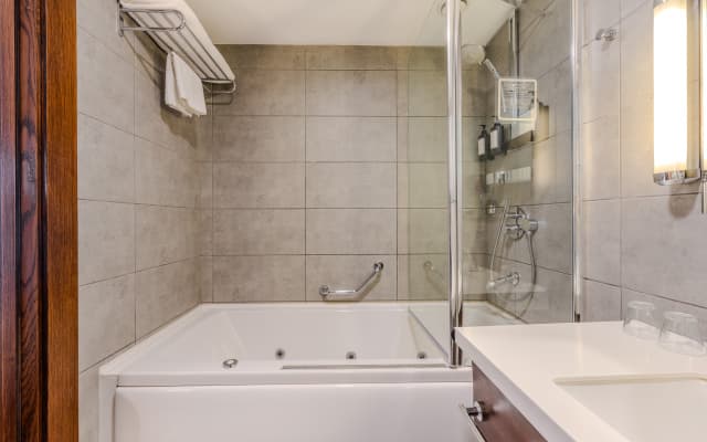 Midtown Hotel - photo 9