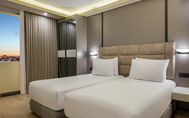 Garner Hotel Istanbul - Airport Arnavutkoy by IHG - photo 2