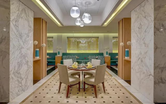 Royal Continental Hotel - photo 2