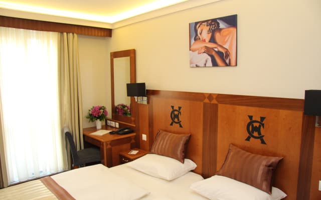 Hotel Carlton Hotel Buda Castle - photo 3