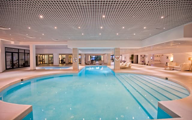 Ramada Resort By Wyndham Bodrum Hotel - photo 2
