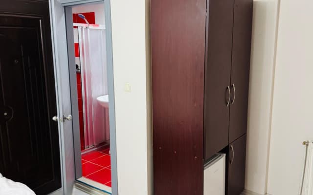 Red White Hotel - photo 3