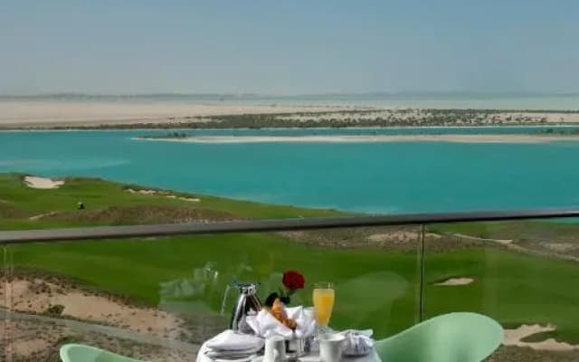 Hotel Crowne Plaza Abu Dhabi Yas Island by IHG - photo 4