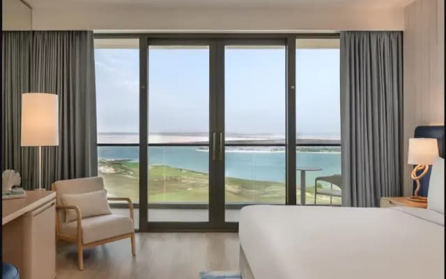 Hotel Crowne Plaza Abu Dhabi Yas Island by IHG - photo 1