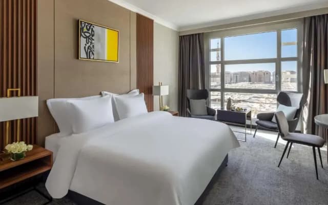Anwar Al Madinah Mövenpick Hotel - photo 1