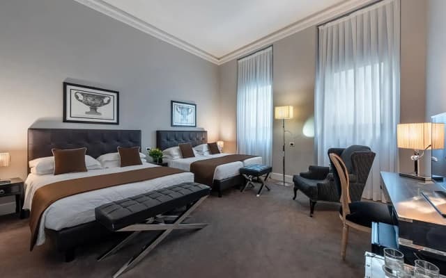 Roma Hotel - photo 2
