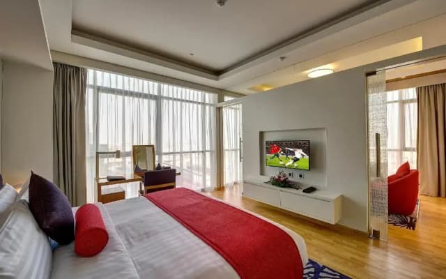 Royal Continental Hotel - photo 1