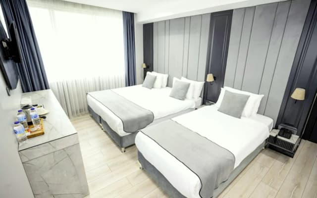 Express Plus Hotel - photo 1