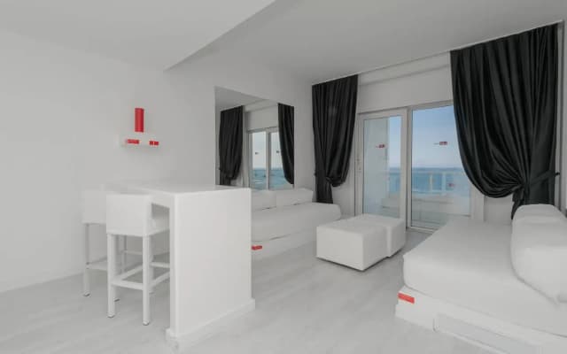 Hotel SU & Aqualand - photo 2