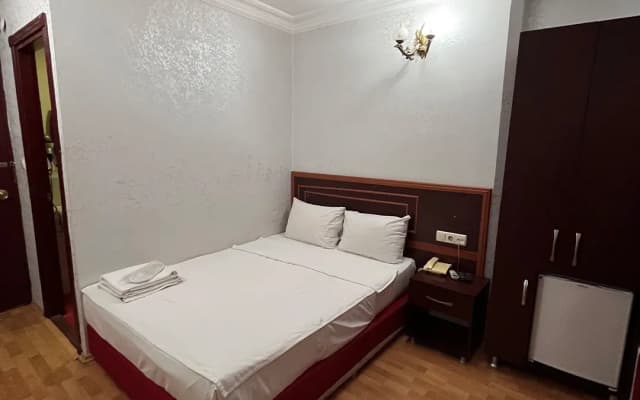 Red White Hotel - photo 7