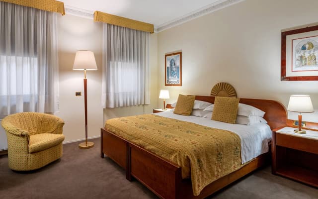 Roma Hotel - photo 1