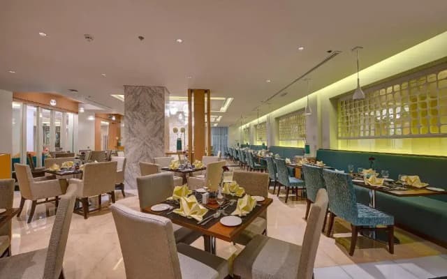Royal Continental Hotel - photo 4