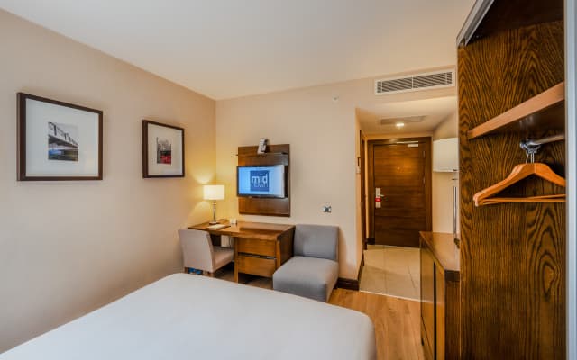 Midtown Hotel - photo 2