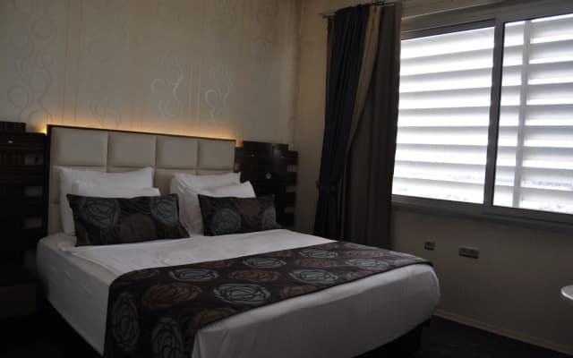 Orty Airport Hotel - photo 1